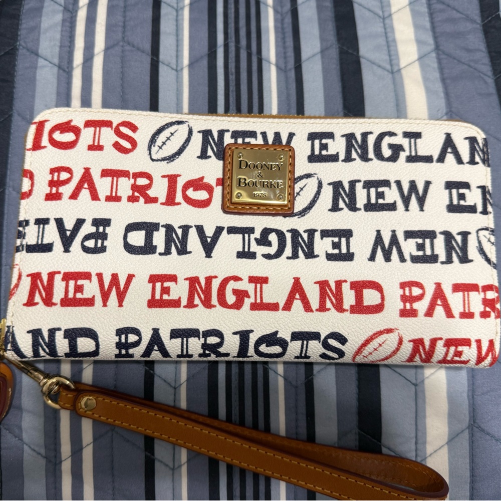Dooney & Bourke New England Patriots Wristlet